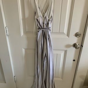 Jumper with slit on both legs